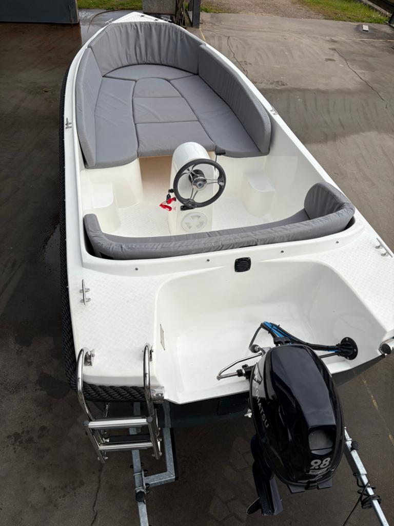 Mooie Meerkoet 475 incl. Tohatsu 9.8 4takt en sloeptrailer, Watersport en Boten, Gebruikt, 10 pk, 5 m, 2 m