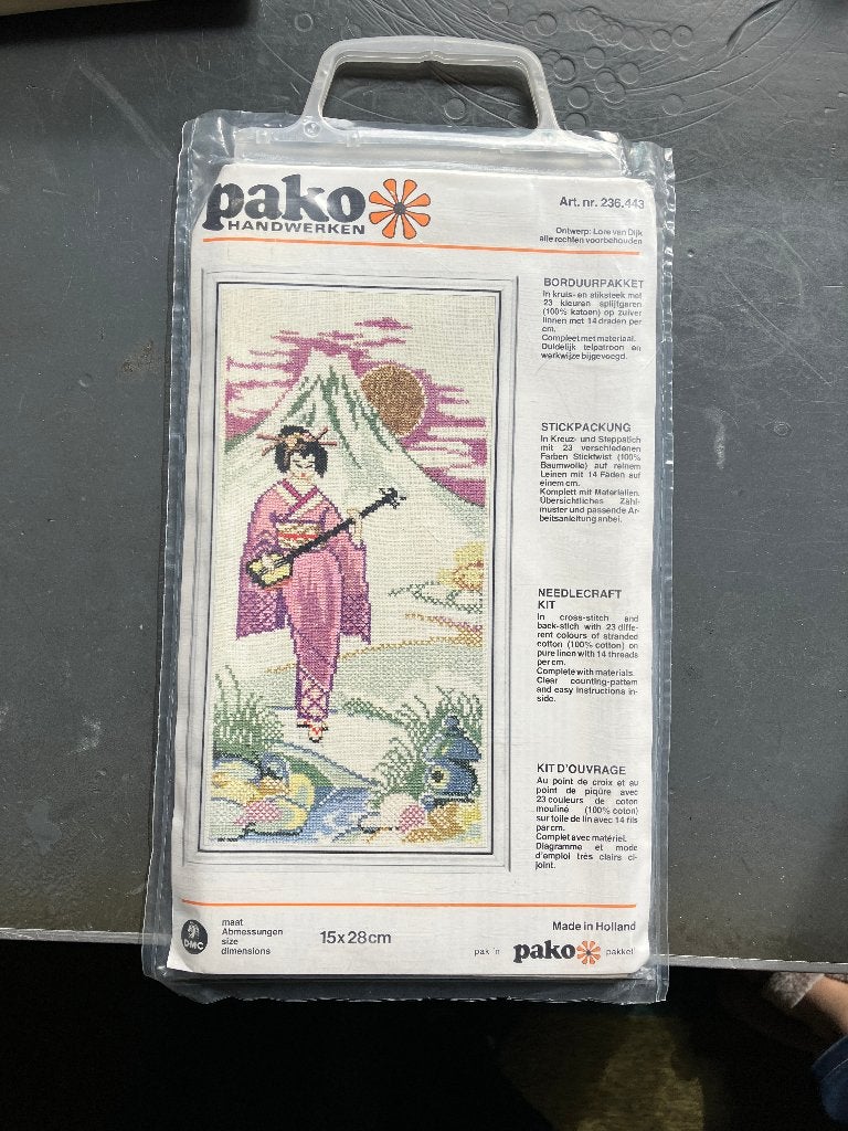 PAKO Borduurpakketten., Ophalen of Verzenden, Nieuw, Handborduren, Borduurpakket