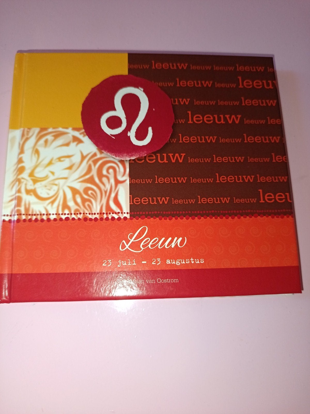 Leeuw sterrenbeeld boekje nieuw, Boeken, Ophalen, Nieuw, Overige typen