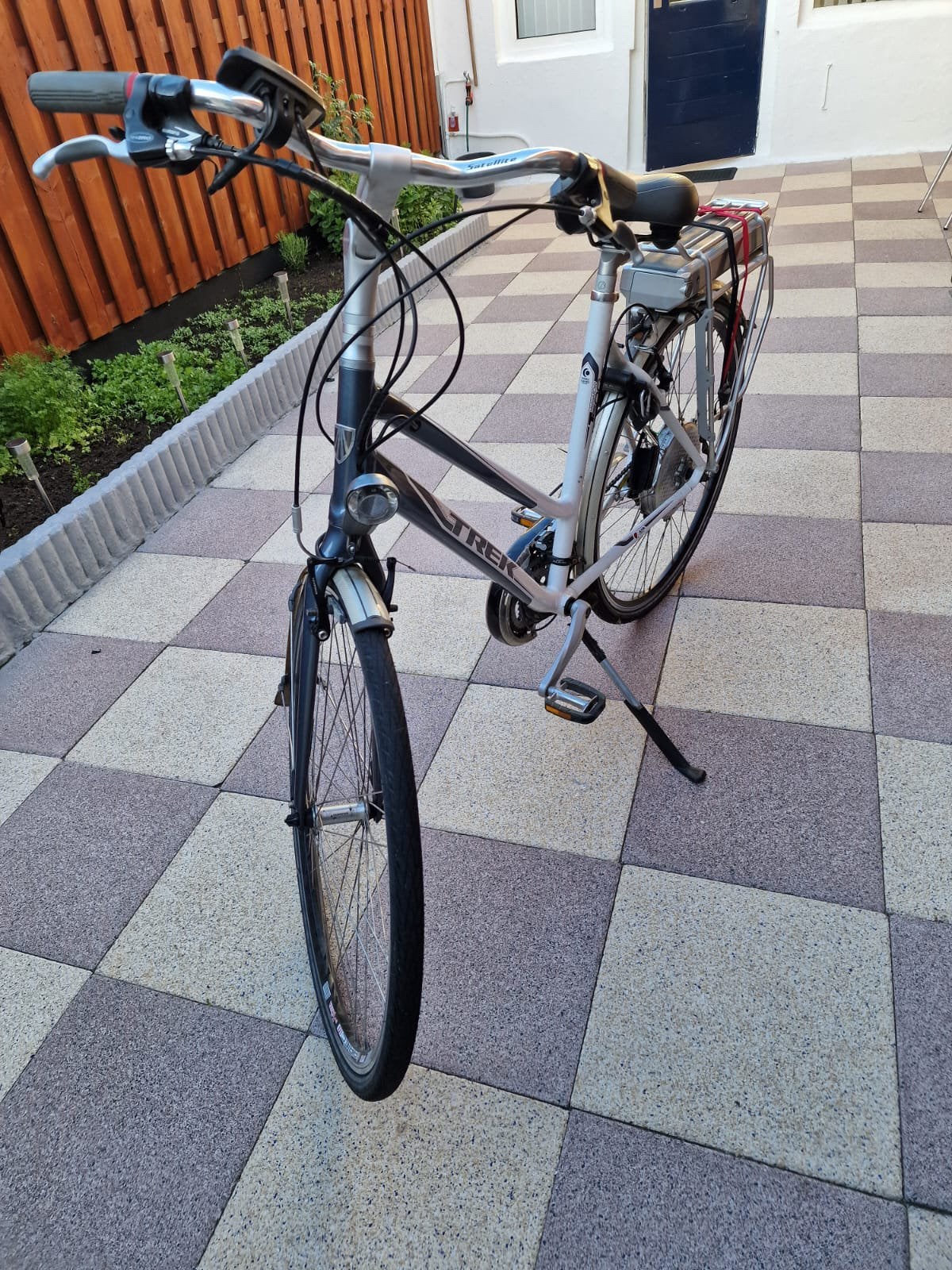Trek elektrische fiets/nette staat/oplader/weinig gebruikt!!, Ophalen, Zo goed als nieuw, Overige merken
