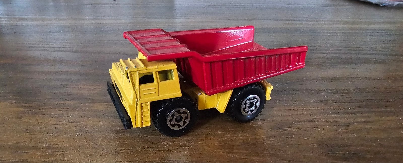 Vintage Matchbox Faun Dump Truck 1989 - Geel/Rood, Hobby en Vrije tijd, Ophalen of Verzenden, Gebruikt, Bus of Vrachtwagen