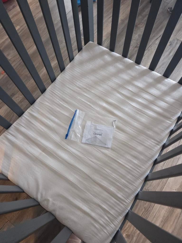 Grijze Casper box, gedemonteerd inclusief matras!, Ophalen of Verzenden, Gebruikt