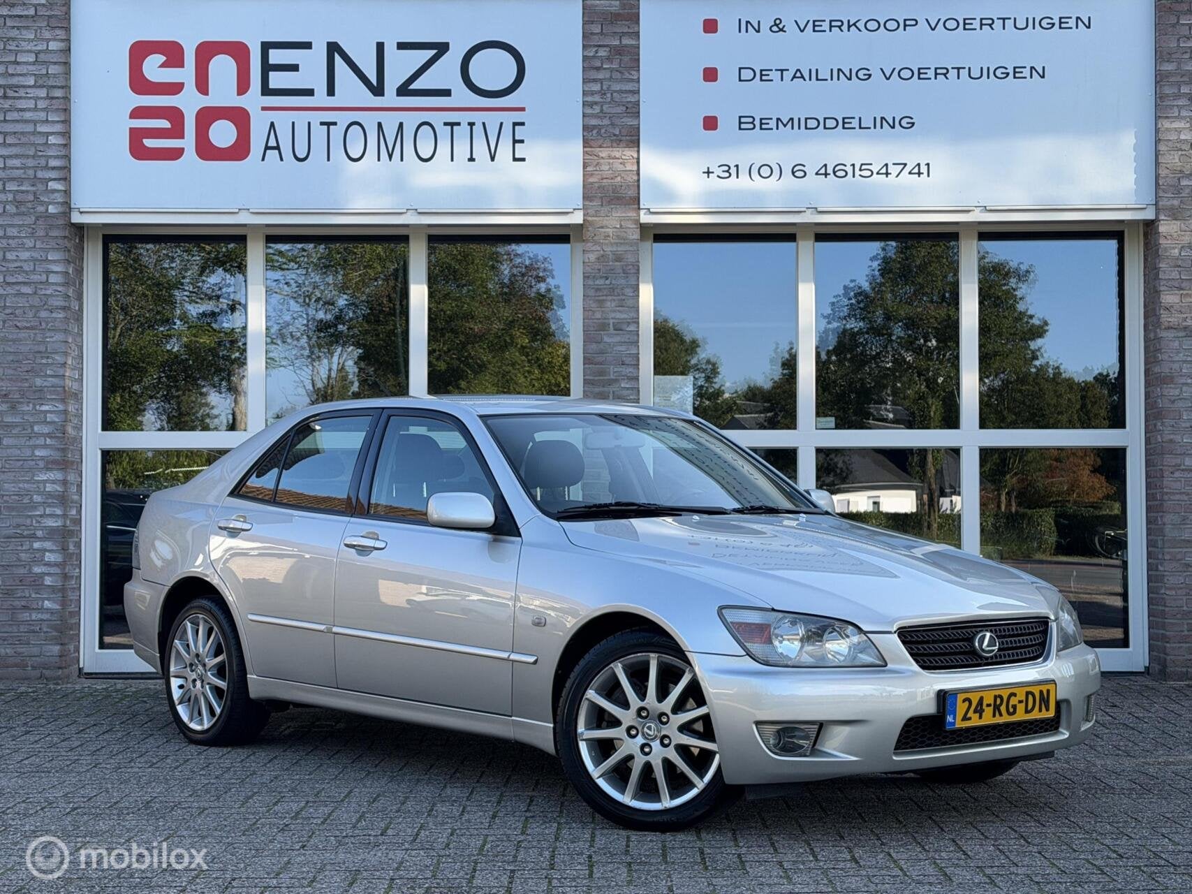 Lexus IS 200 Business Automaat Cruise Weinig kms, Auto's, Gebruikt, Zwart, 155 pk, Sedan