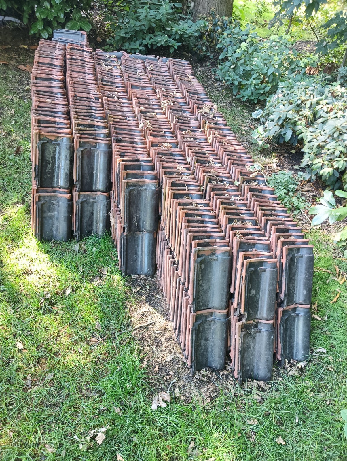 Gebruikte dakpannen Gebr. Teeuwen Holland, klein romaans, Ophalen, Gebruikt, Steen of Klei, Zwart