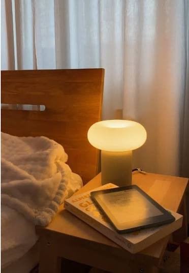 Råsegal tafellamp (Ikea), Huis en Inrichting, Nachtlamp, IKEA, Met schakelaar, Design