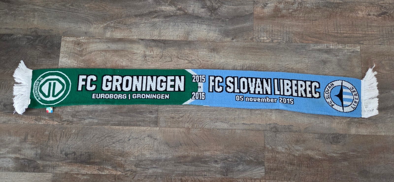 Sjaal FC Groningen - FC Slovan Liberec, Verzamelen, Sportartikelen en Voetbal, Ophalen of Verzenden, Zo goed als nieuw, Overige binnenlandse clubs