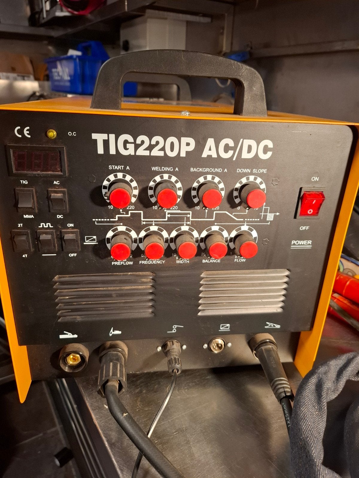 tig tig220p ac/dc lasapp complete set met gasfles en toebeho, Ophalen, Zo goed als nieuw, 150 tot 250 ampère, Tig