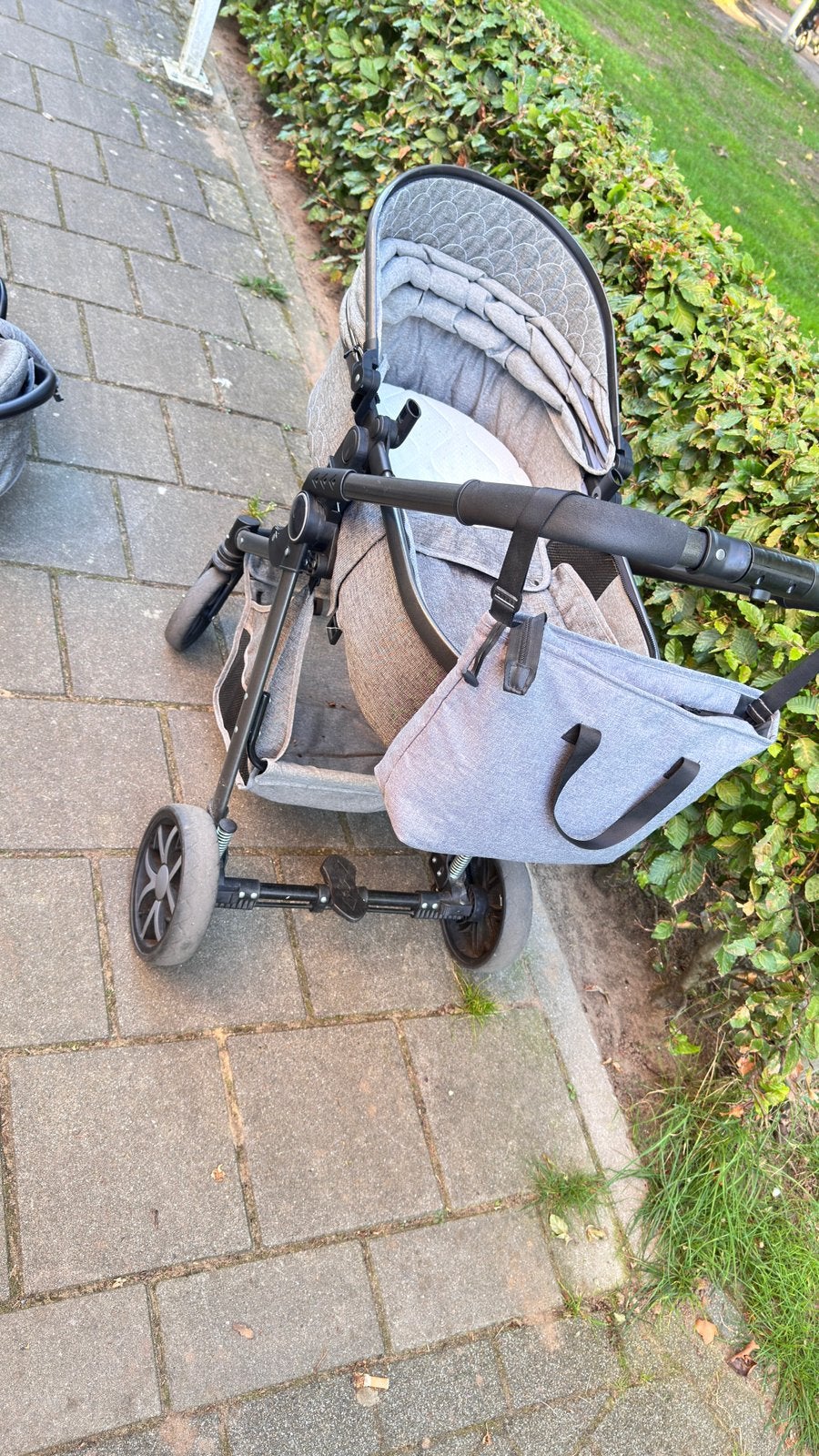 Kinderwagen met een tas en kinderauto stoel ., Ophalen, Zo goed als nieuw, Overige merken