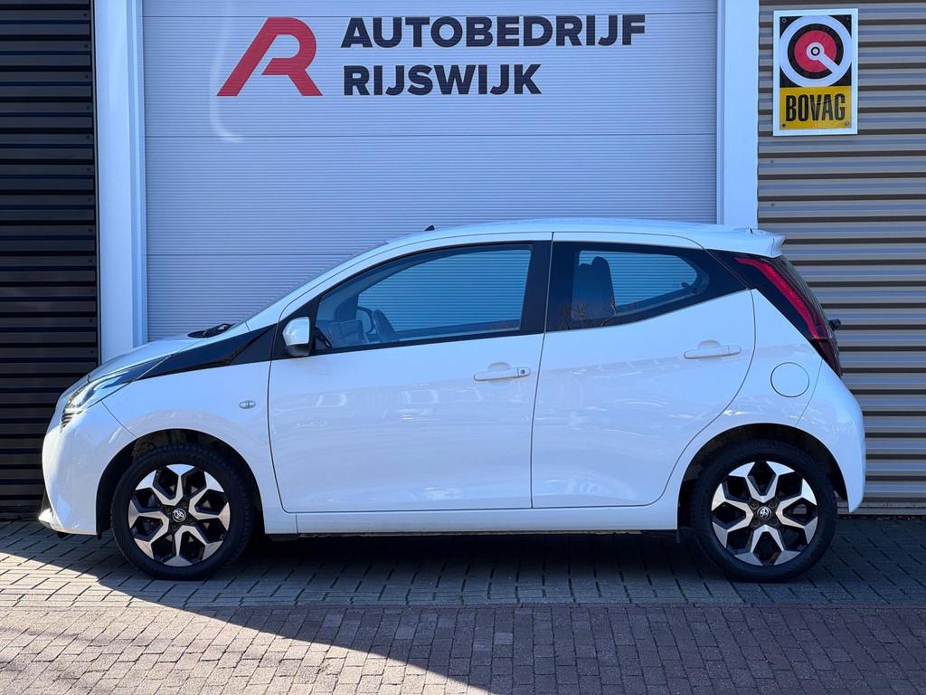 Toyota Aygo 1.0 VVT-i x-joy Navi/Camera/Xenon, Auto's, Voorwielaandrijving, Gebruikt, Euro 6, 4 stoelen