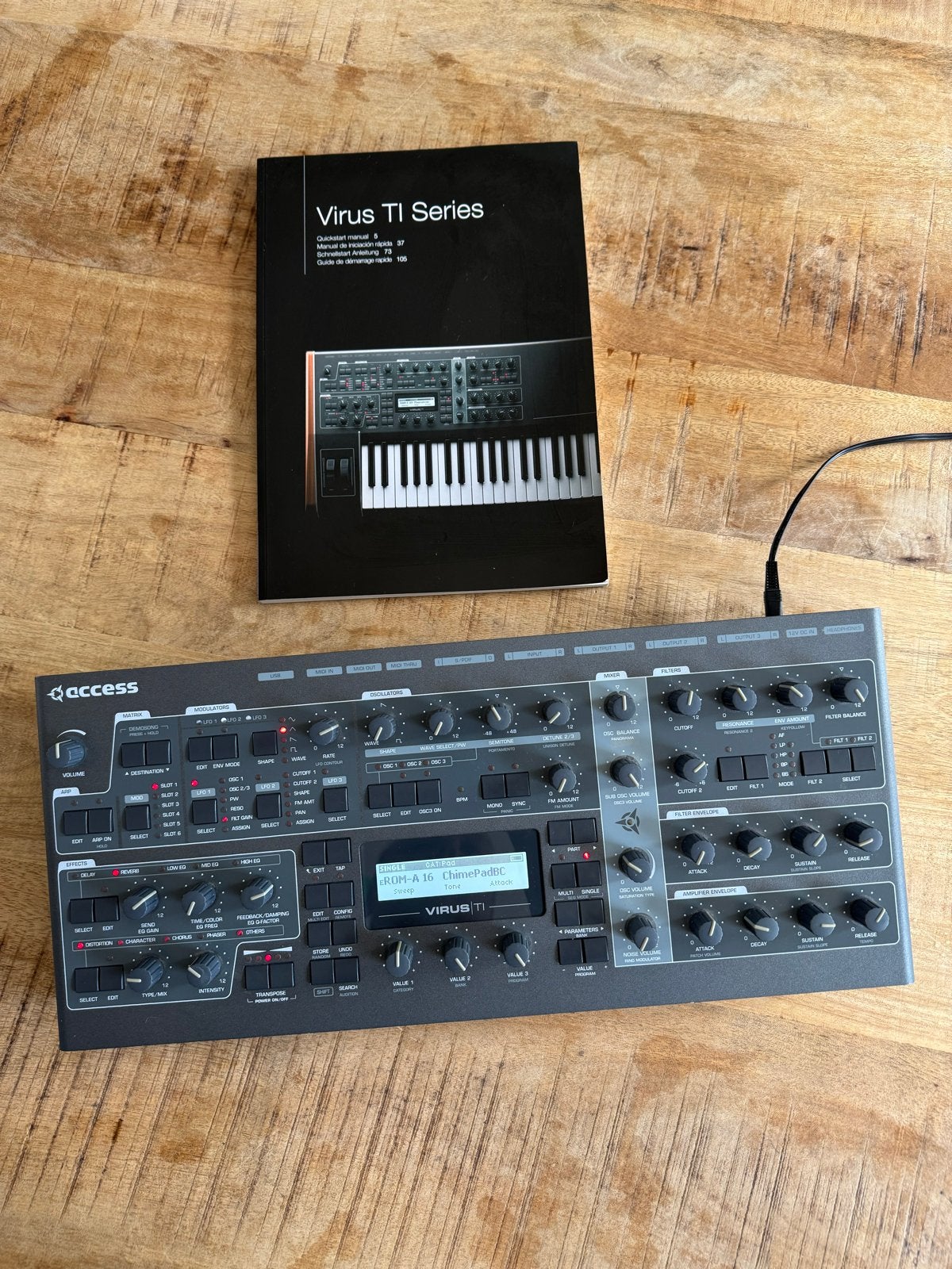 Access Virus TI 2 Desktop Synthesizer zo goed als nieuw, Muziek en Instrumenten, Synthesizers, Overige aantallen, Zo goed als nieuw