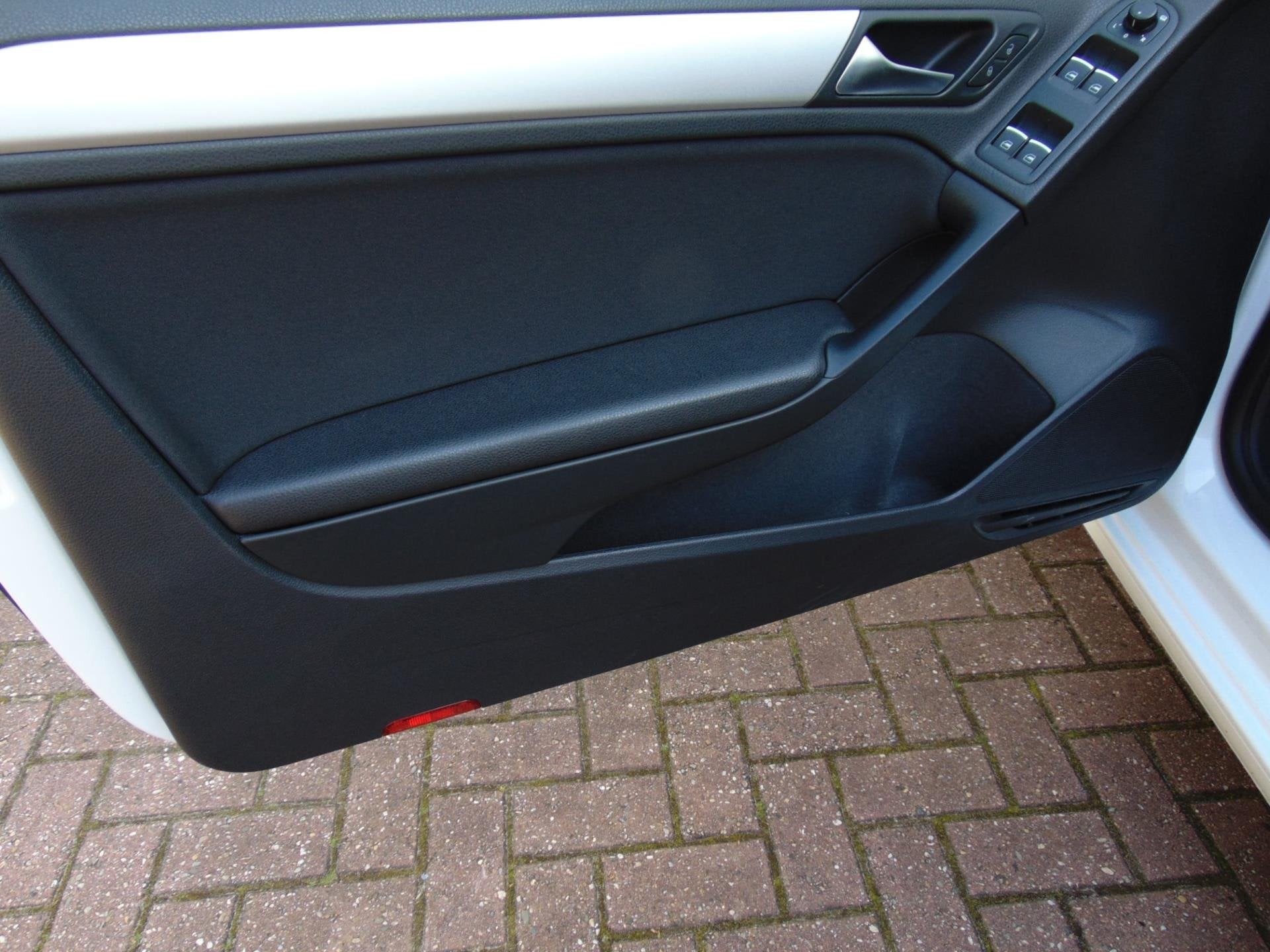 Foto 14 van Volkswagen Golf Cabriolet 1.4 TSI Automaat Dealer Onderhoude