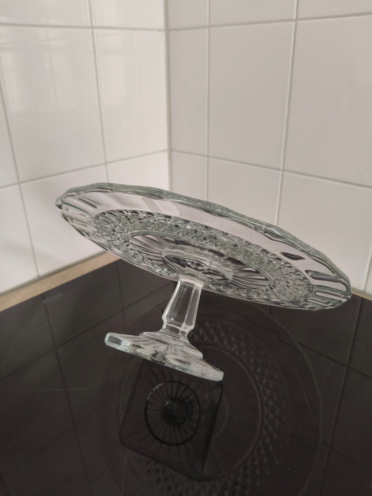Glazen taartplateau - diameter 31 cm, Ophalen of Verzenden, Gebruikt, Glas, Wit