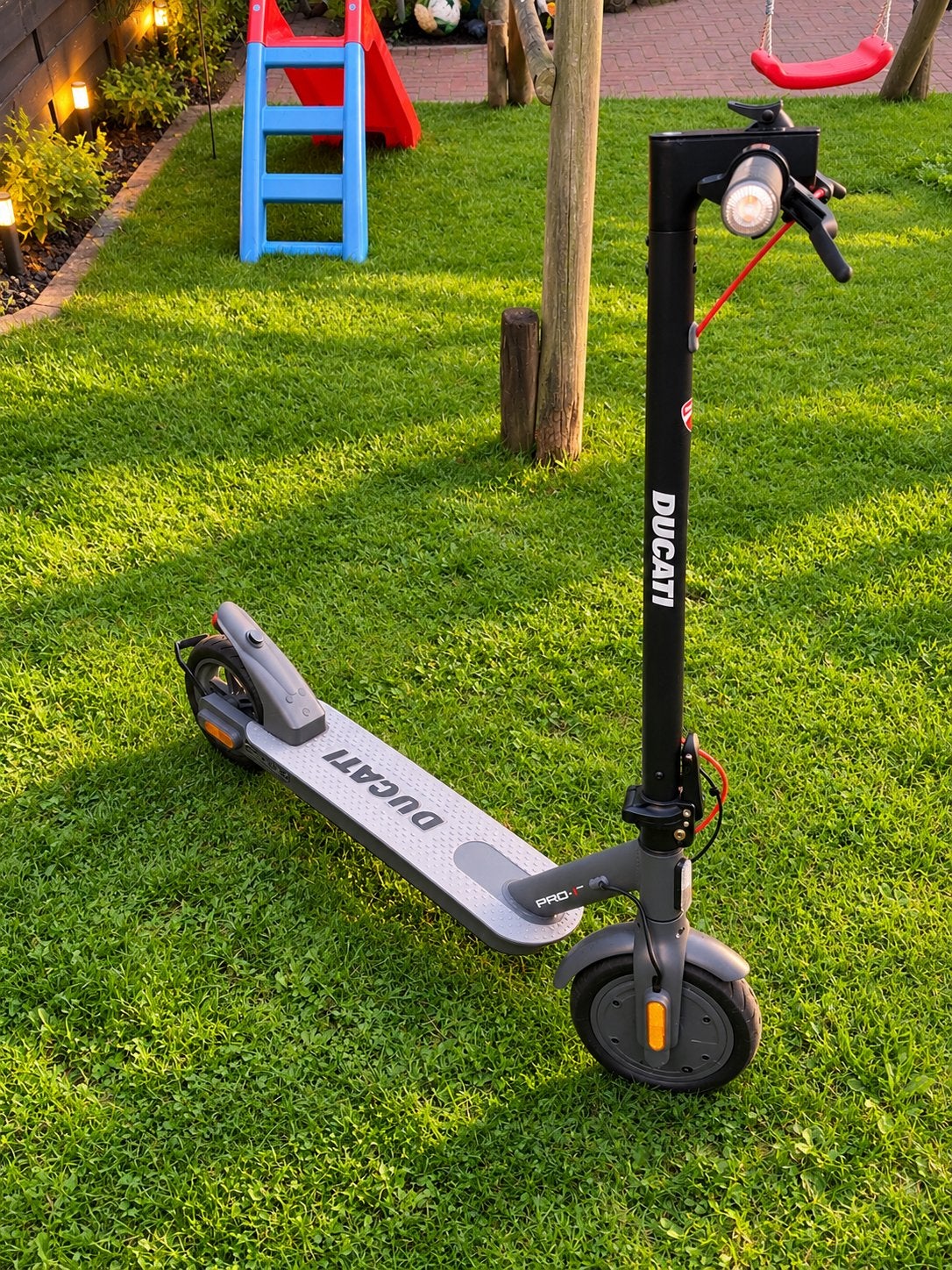 Elektrische Step Ducati Pro-I 165euro, Ophalen, Zo goed als nieuw, Elektrische step (E-scooter)