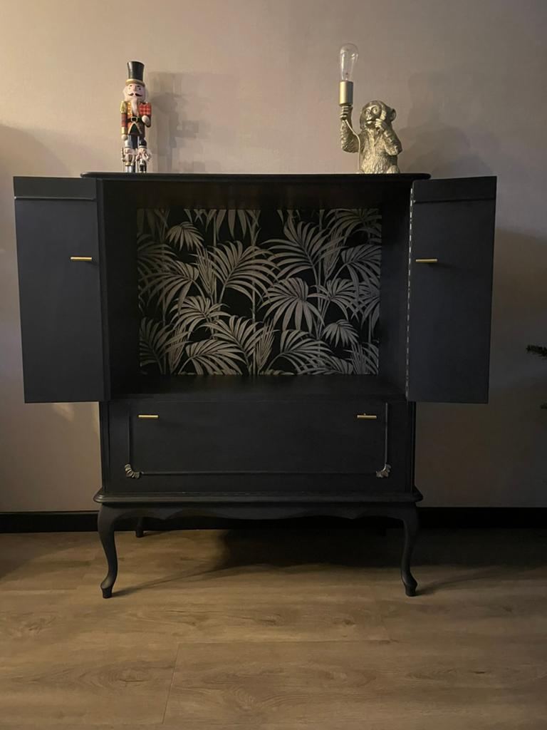 Prachtig gerestylde tv kast wandkast dressoir zwart goud, Ophalen, Zo goed als nieuw, 25 tot 50 cm
