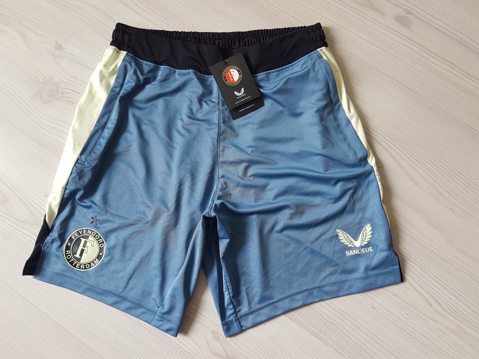 Feyenoord heren voetbalshort in size small, Ophalen of Verzenden, Zo goed als nieuw, Shirt