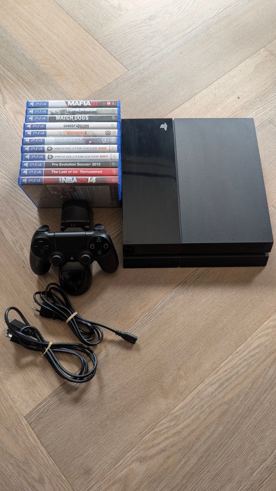 PlayStation 4 met controller, laadstation en 11 games!, Ophalen of Verzenden, Zo goed als nieuw, Met 1 controller, Original