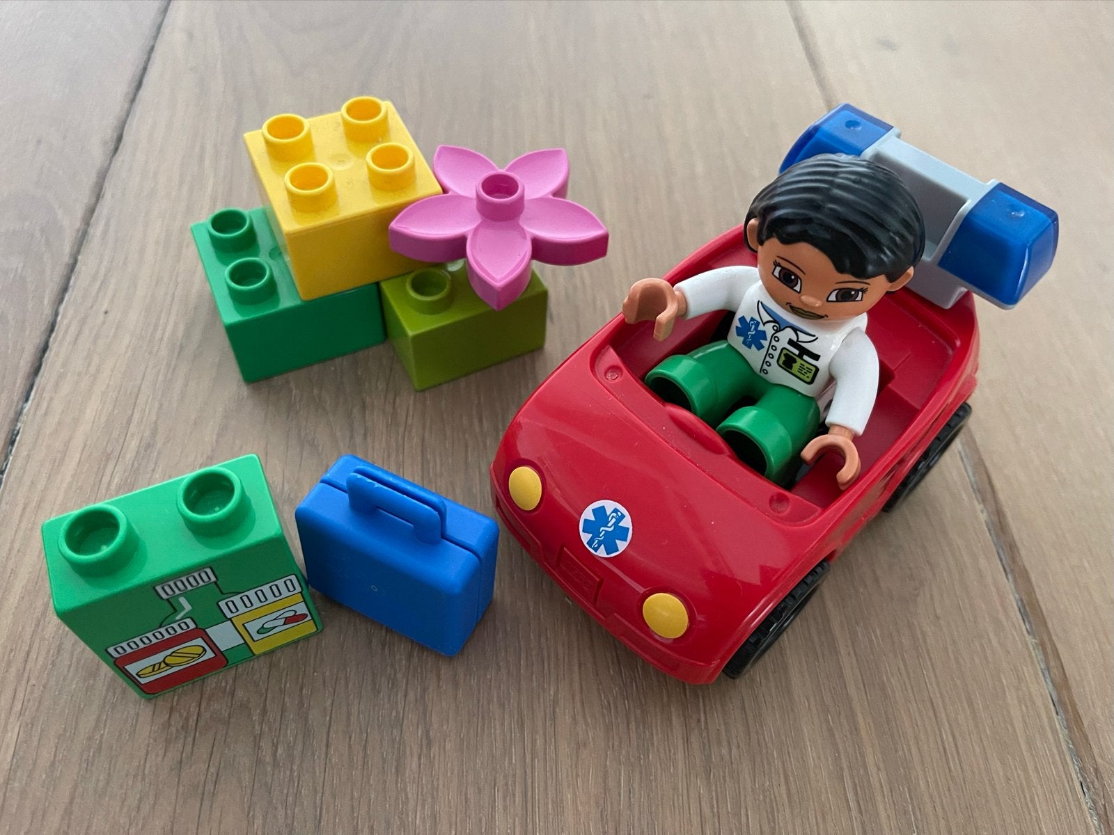 LEGO Duplo 5793 ambulance met dokter en accessoires, Kinderen en Baby's, Speelgoed | Duplo en Lego, Ophalen of Verzenden, Zo goed als nieuw