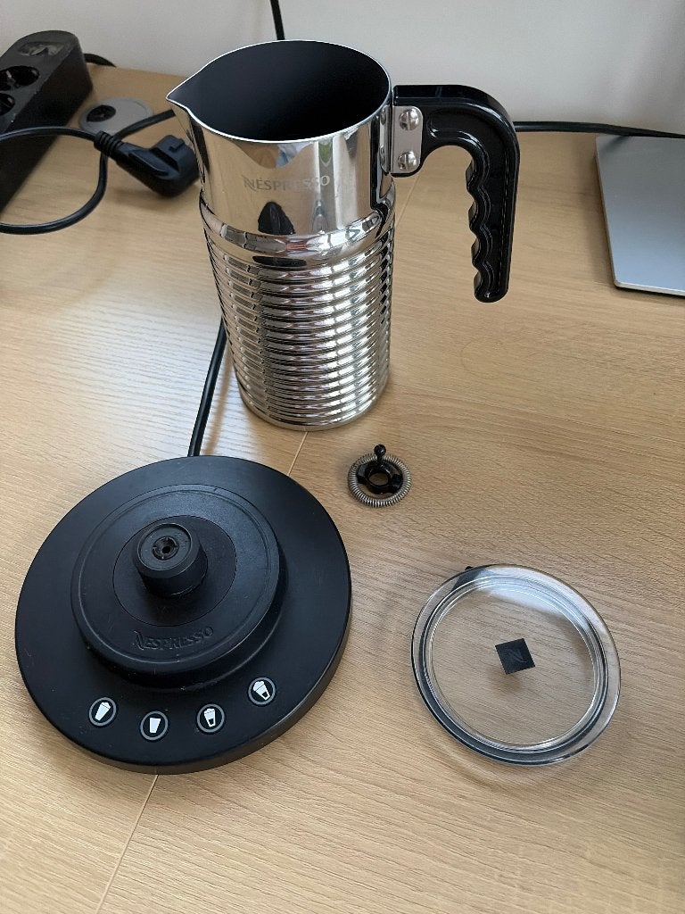 Nespresso Aeroccino 4 melkopschuimer, Ophalen of Verzenden, Zo goed als nieuw, Elektrische melkopschuimer