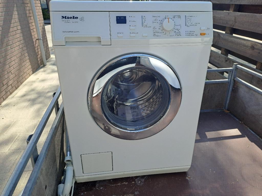 Wasmachine Miele, oud model, weinig gebruikt nog als nieuw!, Ophalen, 1200 tot 1600 toeren, 4 tot 6 kg, Handwasprogramma