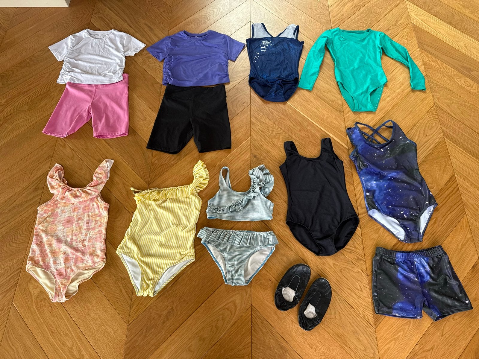 pakket voor meisjes met zwempakjes, bikini’s, turnpakjes etc, Gebruikt, Meisje, Badpak, Overige maten