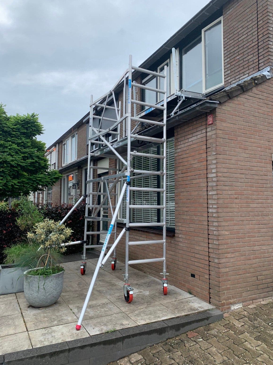 Rolsteiger werkhoogte 6,2m te huur poortugaal, Ophalen, Zo goed als nieuw, Rolsteiger of Kamersteiger, 5 meter of hoger
