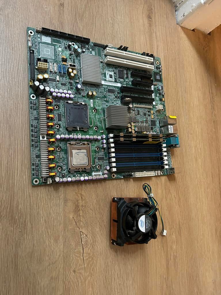 Intel xeon 5030 werkend incl moederbord, Computers en Software, Processors, Ophalen of Verzenden, Gebruikt