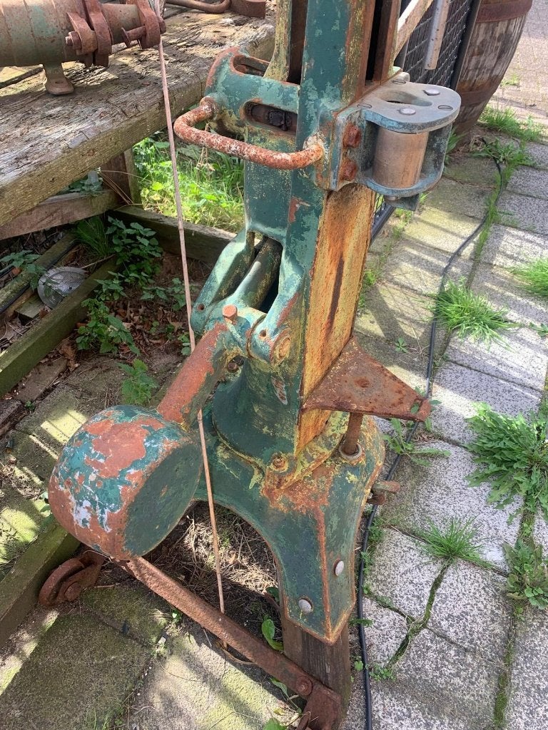 Antieke handmatige kurkmachine - Decoratief object, Antiek en Kunst, Ophalen