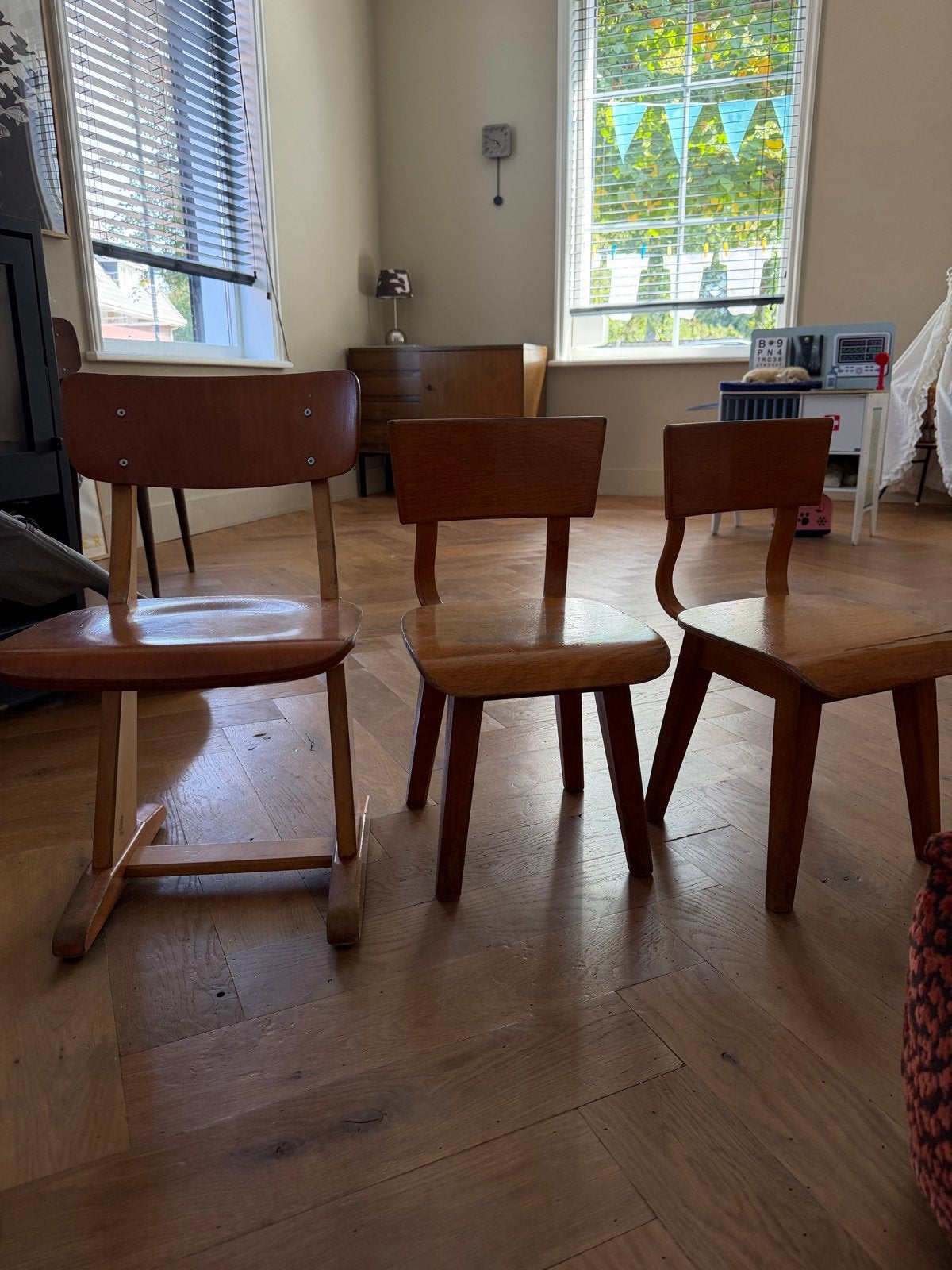 Set van 3 vintage houten kinderstoelen, Ophalen