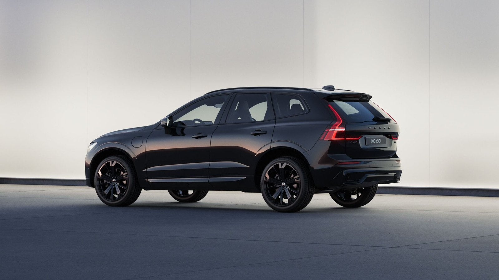 NIEUWE Volvo XC60 Black Edition 21 inch zomerset Pirelli, 255 mm, Banden en Velgen, Volvo@zweden.se, Volvo