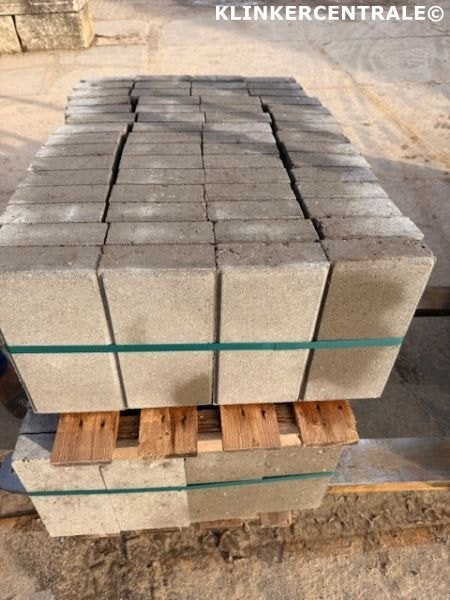 14m2  grijs betontegels 30x15x6cm  halve stoeptegels /tuin, Bij dit gebruikte product niet meer te achterhalen., Gebruikt, Verzenden