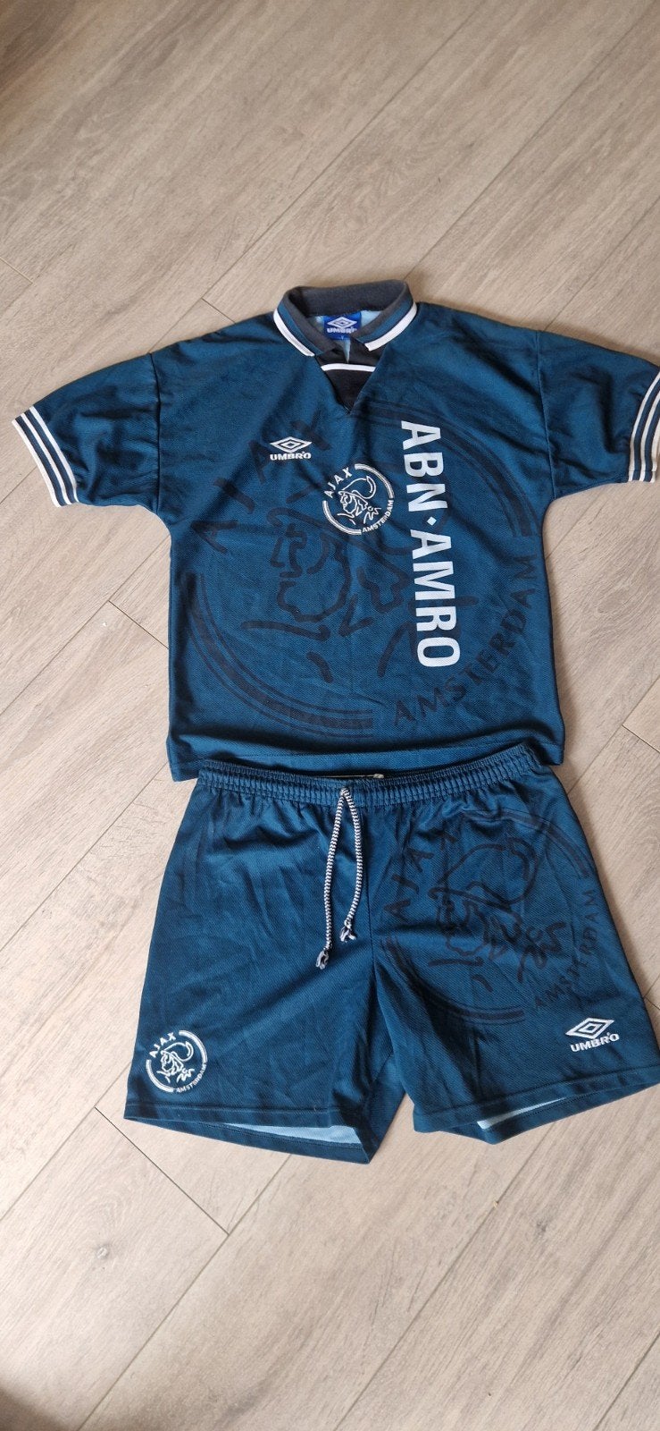 Ajax 95/96 Origineel Shirt met Broekje - Kindermaat, Overige maten, Ophalen of Verzenden, Zo goed als nieuw, Voetbal