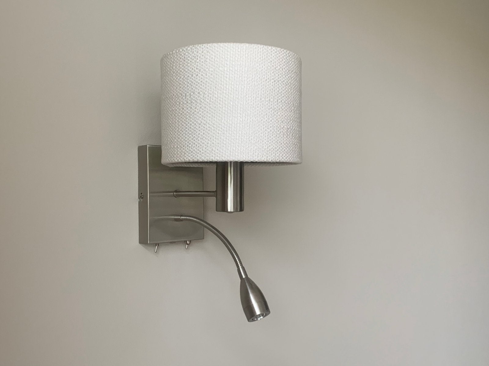 Moderne RVS wandlamp met leeslampje, Overige merken, Metaal, Wit, Gerichte verlichting