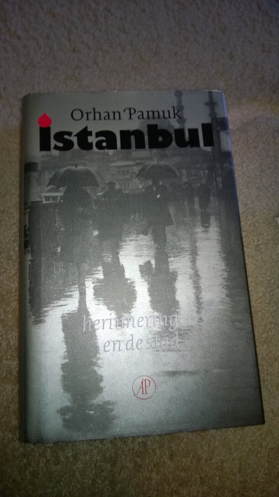 Boek - 484 - Istanbul - Orhan Pamuk, Ophalen of Verzenden, Zo goed als nieuw