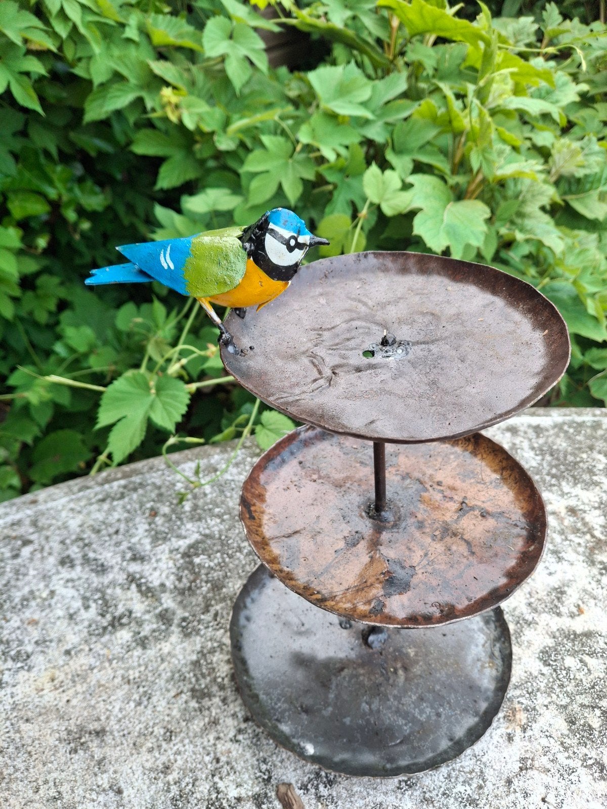 Vogelbeeldje op metalen standaard - Tuindecoratie, Ophalen of Verzenden, Gebruikt, Metaal, Dierenbeeld