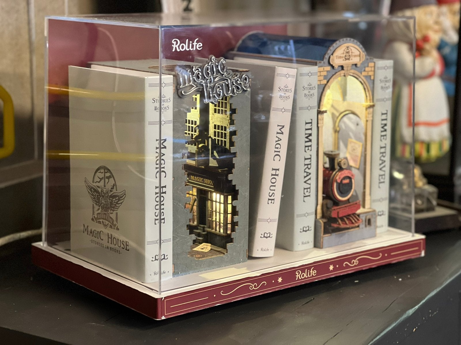 Gave diorama display met verlichting, Ophalen, 1:50 of kleiner, Zo goed als nieuw, Nvt