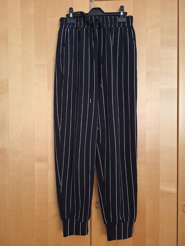 Soepelvallende zwarte met witte streep broek, Kleding | Dames, Broeken en Pantalons, Zwart, Ophalen of Verzenden, Zo goed als nieuw