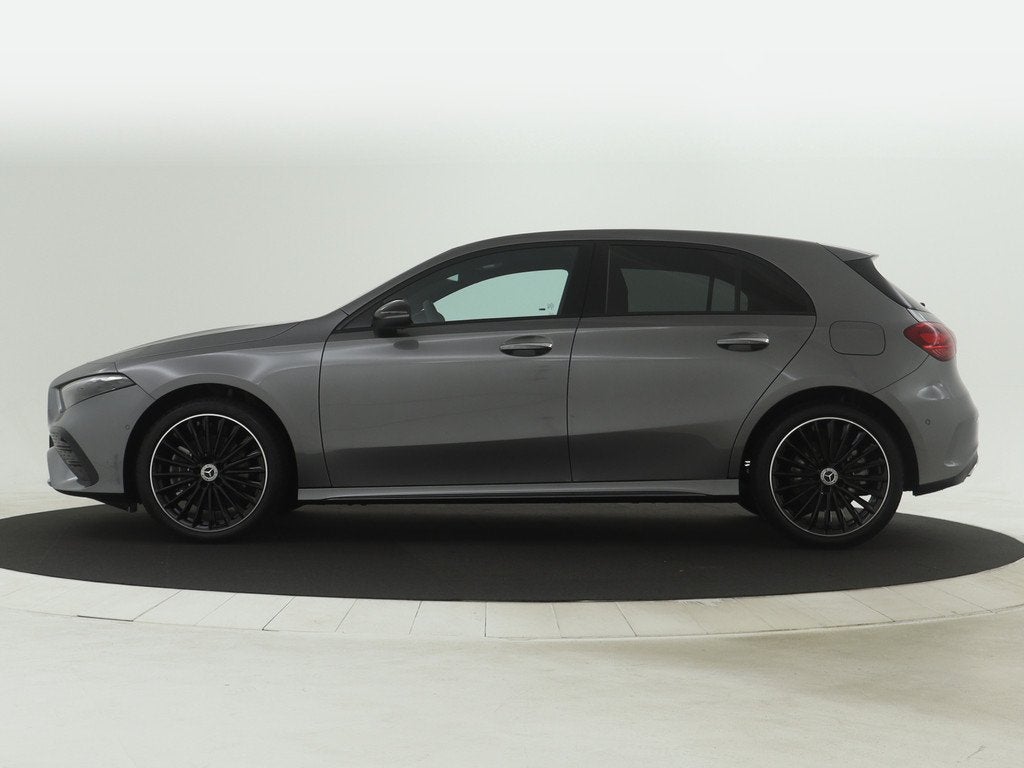 Mercedes-Benz A-Klasse 250 e AMG Line | Nightpakket | Premiu, Auto's, Mercedes-Benz, 12 maanden, 15 kWh, Bedrijf, Hybride Elektrisch/Benzine