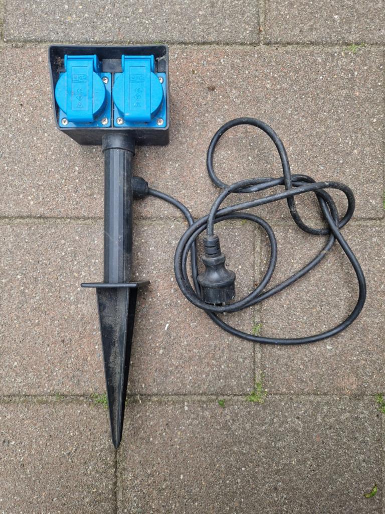 Spatwaterdicht stopcontact voor tuin met 2 aansluitingen, Ophalen