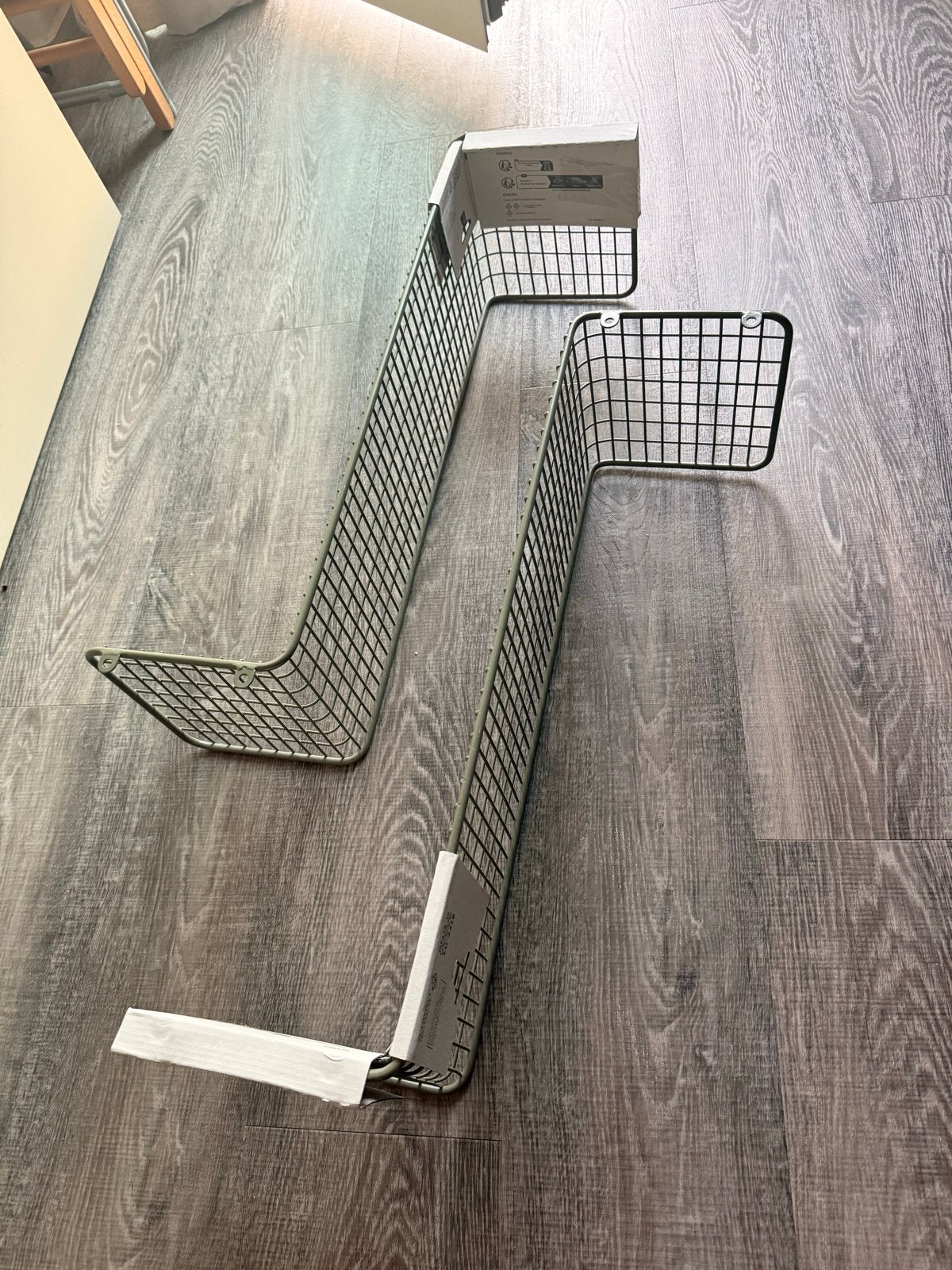 IKEA 2x SVENSHULT Groene Metalen wandplankjes, Ophalen, Nieuw