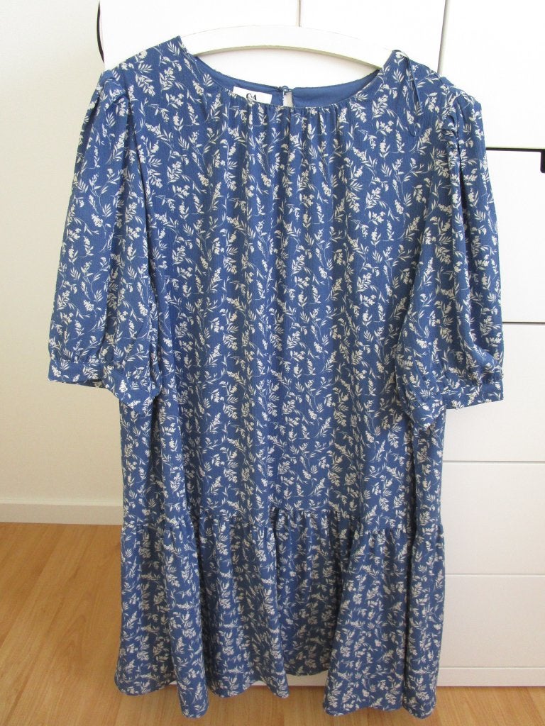 C&A - blauw gebloemde jurk maat 48, Kleding | Dames, Jurken, Blauw, Maat 46/48 (XL) of groter, Ophalen of Verzenden, Zo goed als nieuw
