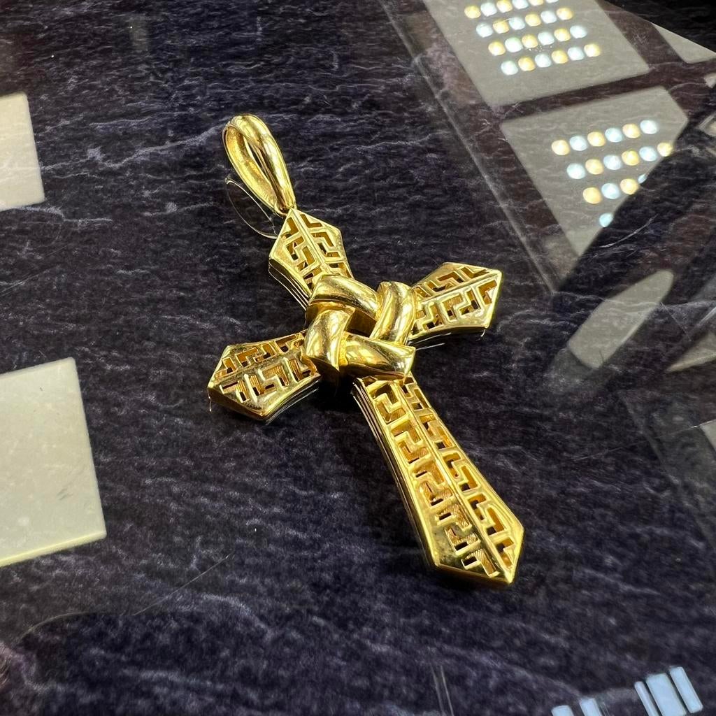 18 karaat gouden kruis kettinghanger nieuw, Ophalen of Verzenden, Zo goed als nieuw, Goud, Kruis of Symbool