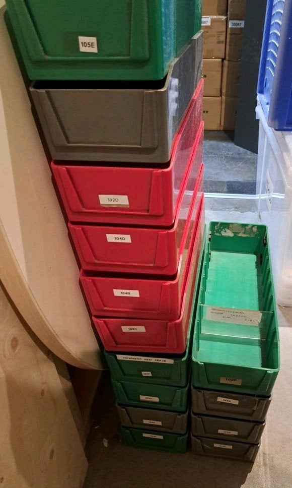Diverse kunststof magazijnbakken, Ophalen, Gebruikt, Minder dan 35 cm, Minder dan 50 cm