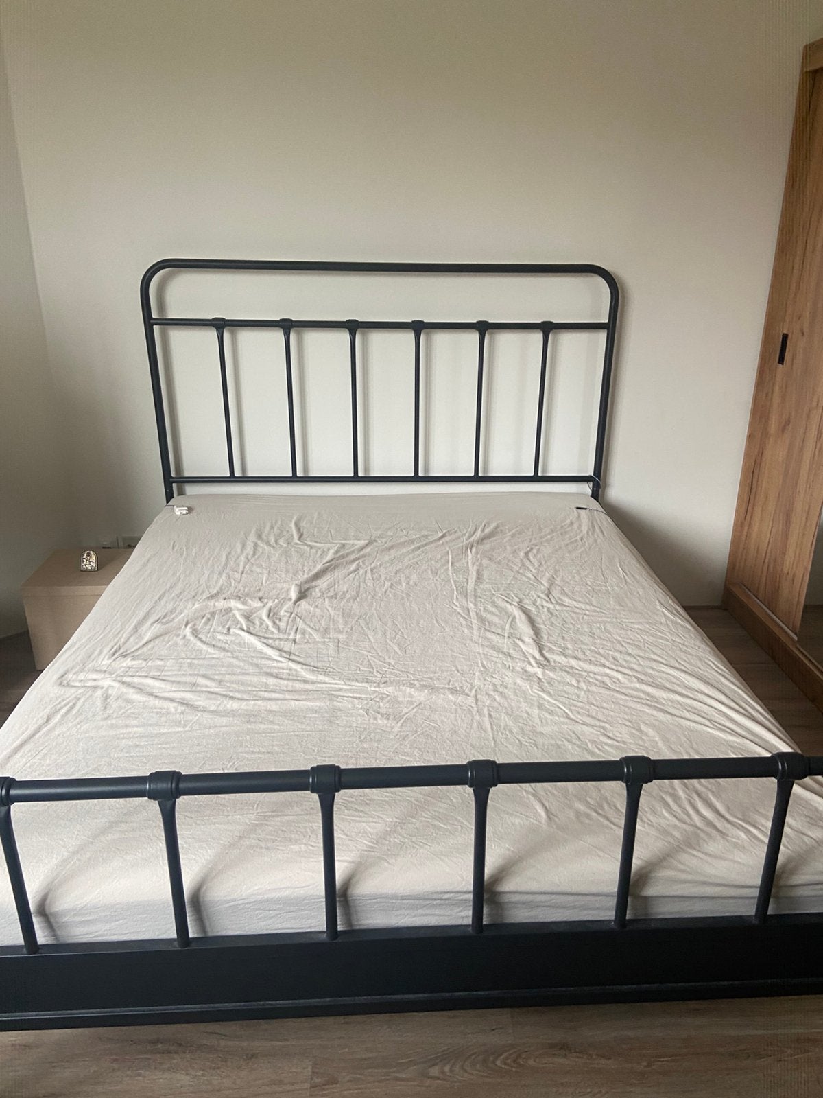 Bed and mattress 300€, Ophalen, Tweepersoons, Zo goed als nieuw, 160 cm