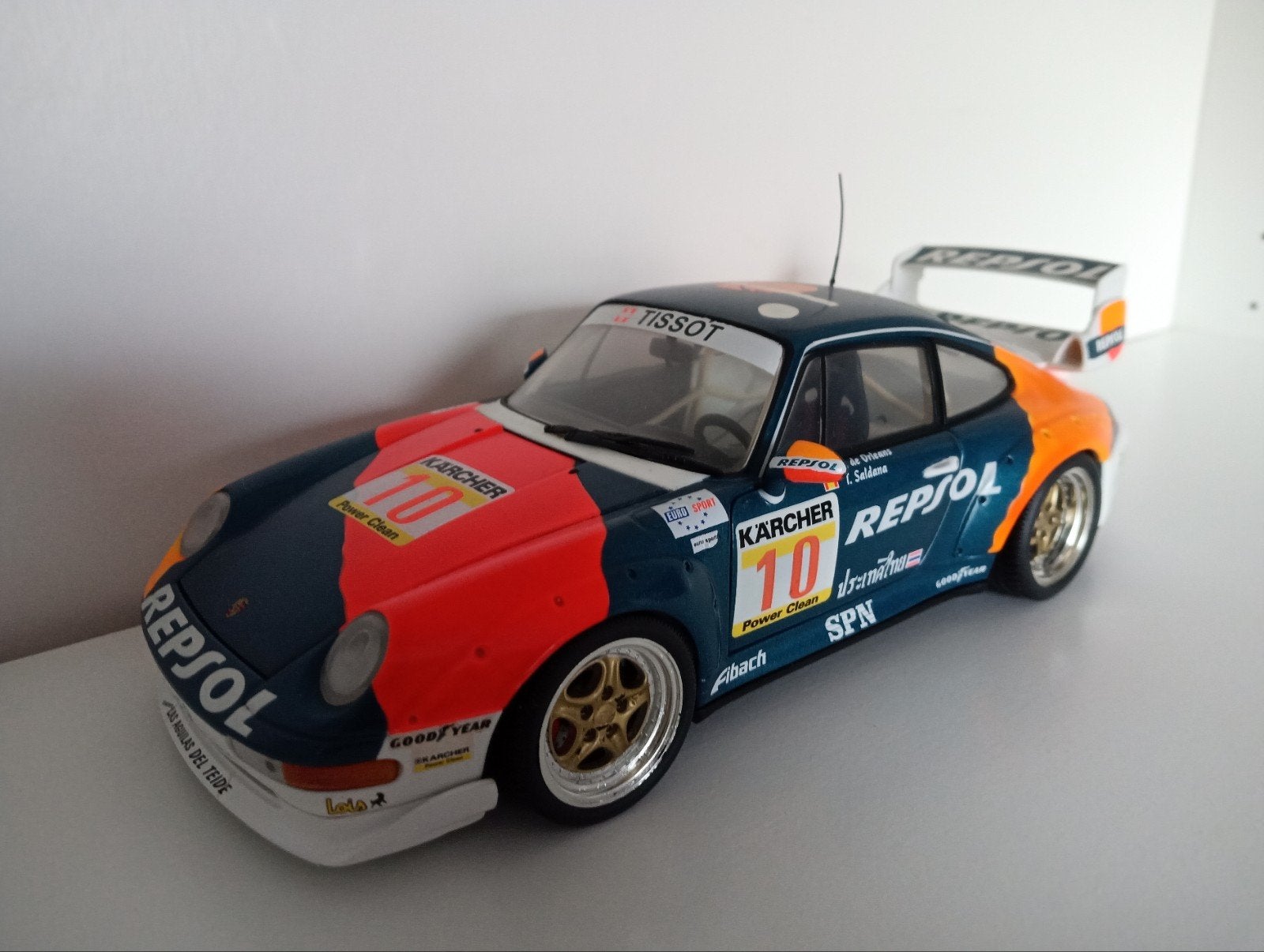 UT Models Porsche 911 GT2 #10, Hobby en Vrije tijd, Modelauto's | 1:18, Ophalen of Verzenden, Zo goed als nieuw, Auto, UT Models