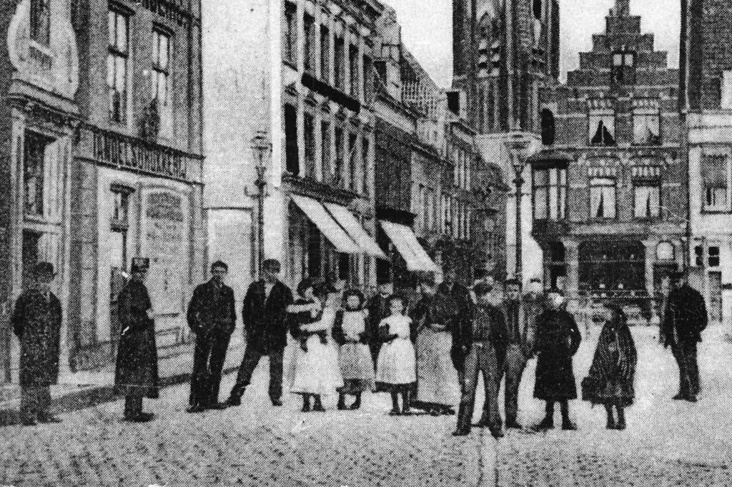 700759 Vlissingen 1910 Z St Jacobstoren Gelopen m postzegel, Ophalen of Verzenden, Voor 1920, Gelopen, Zeeland