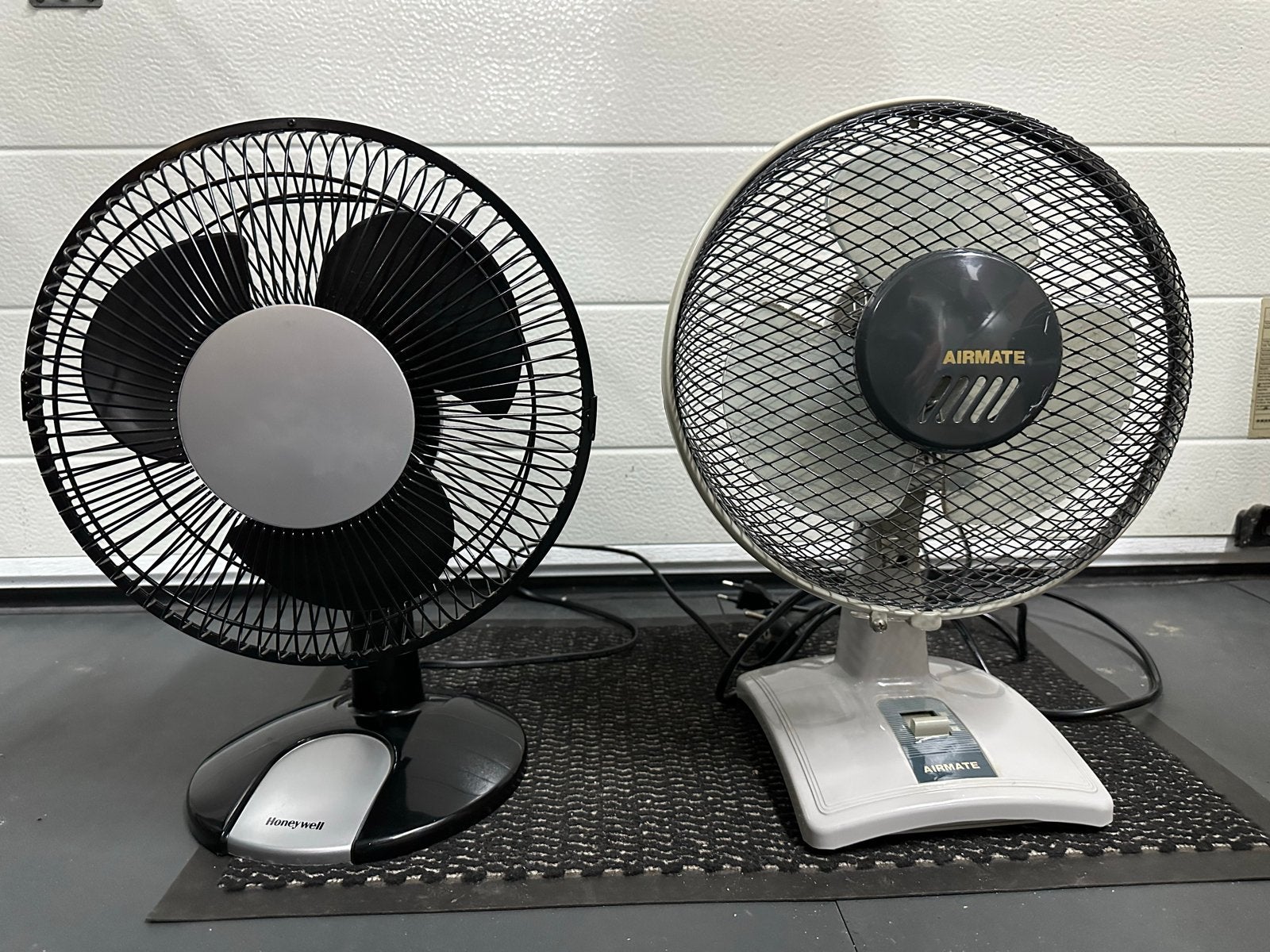 Tafelventilatoren - Honeywell en Airmate (2 stuks), Ophalen, Gebruikt, Tafelventilator