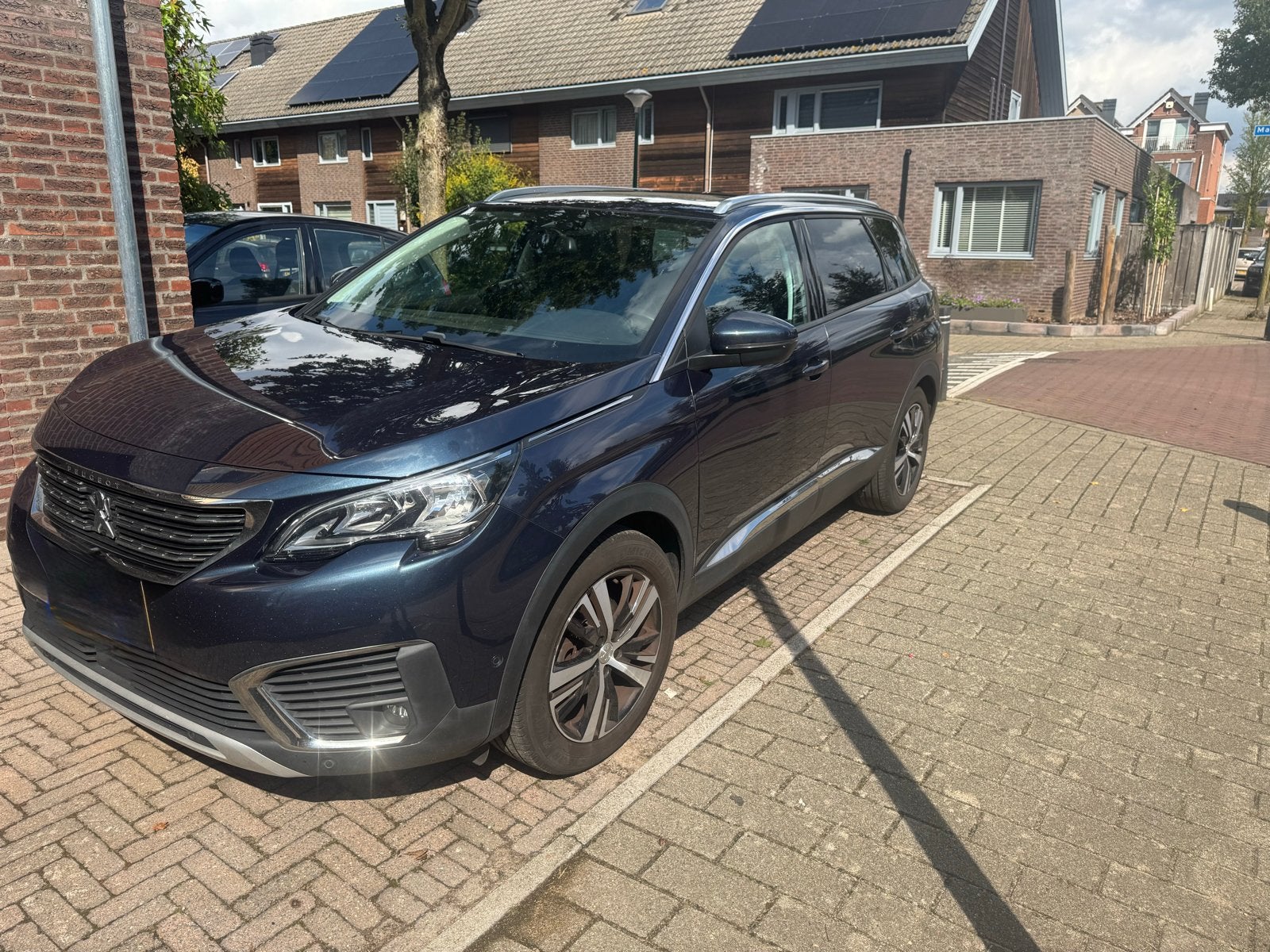 Peugeot 5008 1.6 Bluehdi 116pk S&S Eat6 2017 Blauw, 4 cilinders, Blauw, 7 stoelen, 23 km/l
