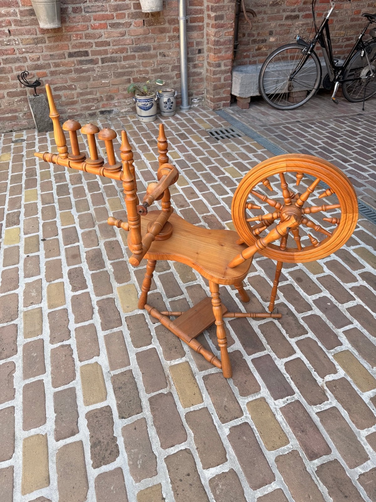Prachtig houten spinnewiel, Ophalen, Zo goed als nieuw, Spinnewiel