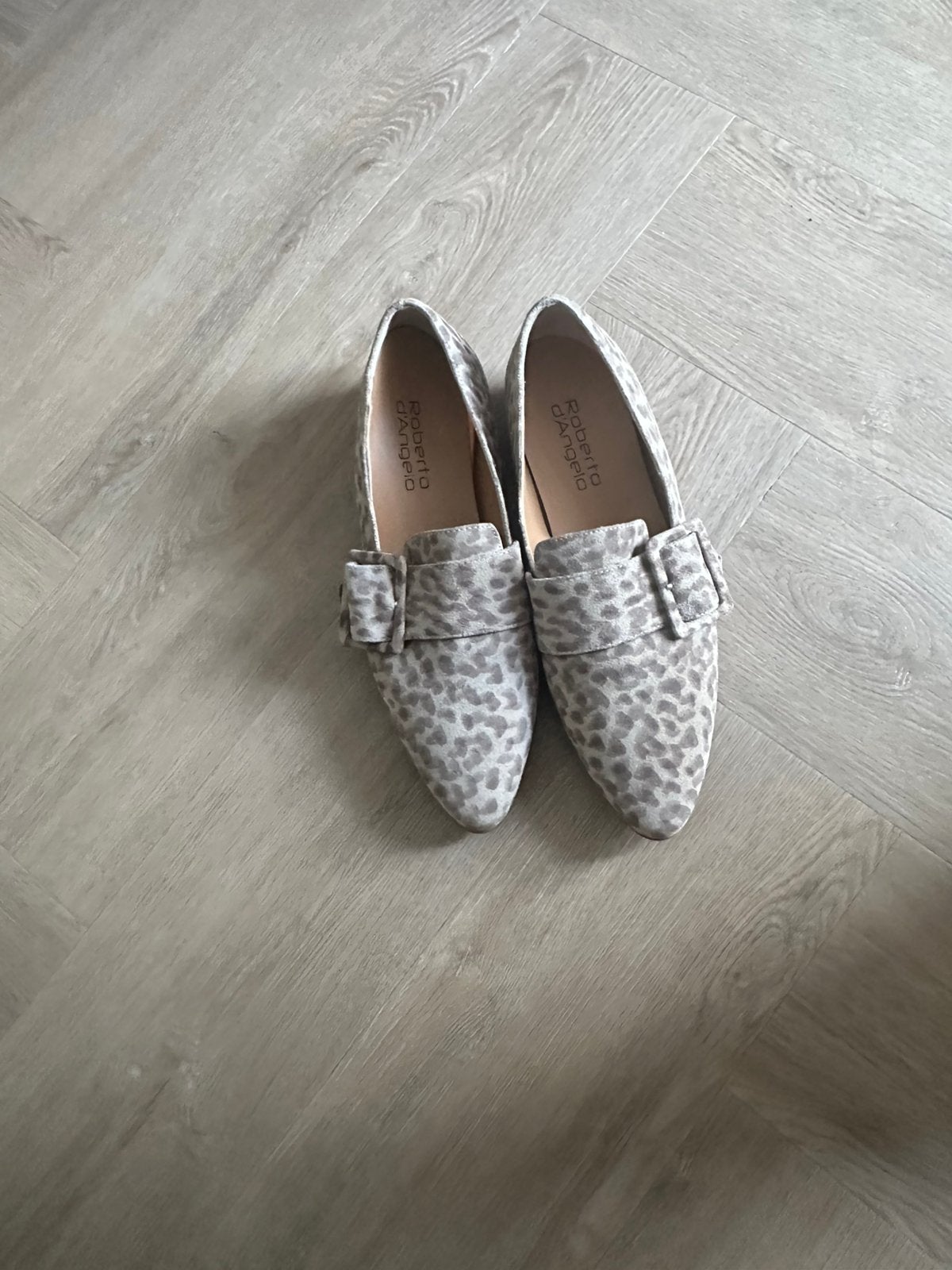 Nieuwe schoenen, Schoenen met lage hakken, Beige, Nieuw, Ophalen of Verzenden