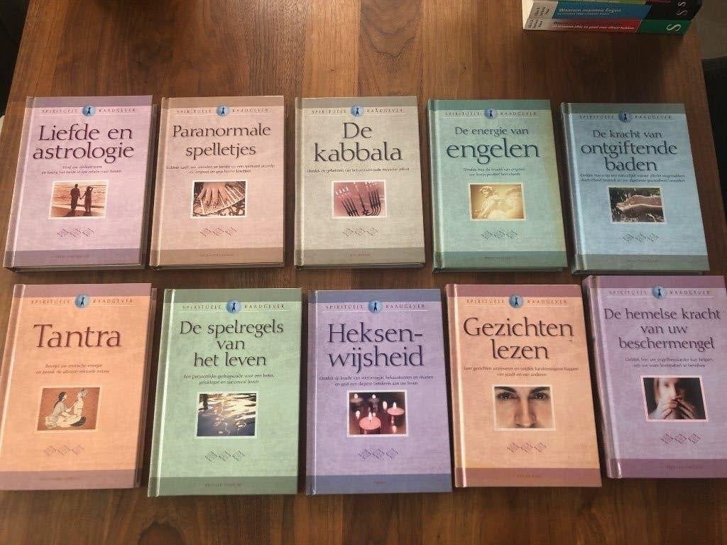 Tien delen boeken Spirituele Raadgever, Achtergrond en Informatie, Spiritualiteit algemeen, Diverse auteurs, Ophalen of Verzenden